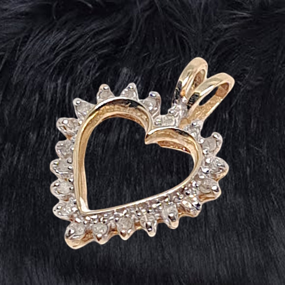 10k Gold Pendant with Natural Diamonds - Picture 3 of 7